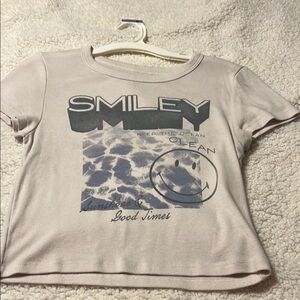 American Eagle Outfitters Light Gray Smiley Graphic Short Sleeve Tee
